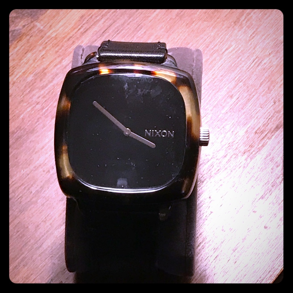 Nixon watch